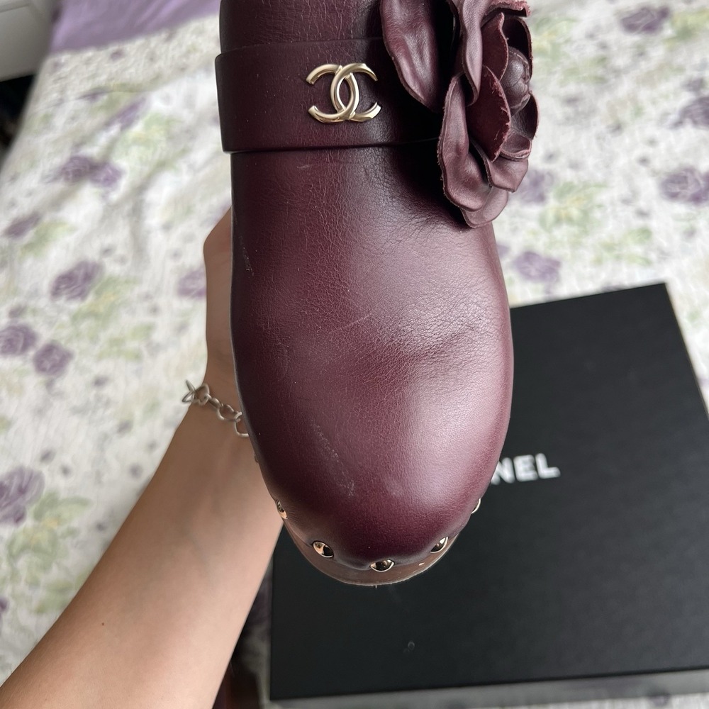Chanel Burgundy Leather Camellia Flower Studded Platform Clogs 2023 IT 40 - Picture 9 of 16